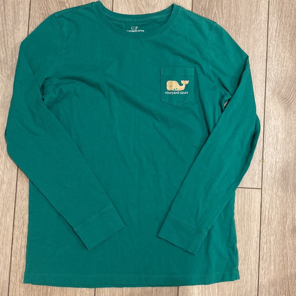 Vineyard Vine holiday tee size XL (16)